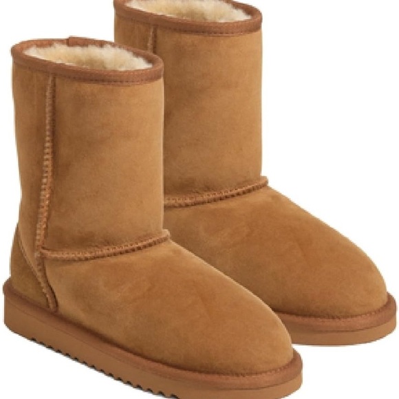 Kirkland Signature Shearling Boots - Picture 2 of 6